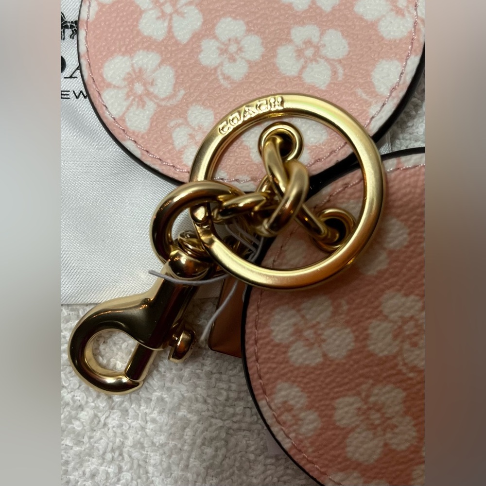 $3 START COACH KEYCHAIN WITH MIRROR NEW W TAGS AND RED COACH GIFT BAG $68 RET - Picture 12 of 14